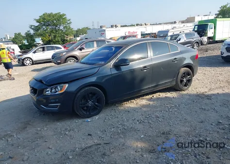 2014 Volvo S60 T5 z USA, uszkodzony, nr VIN YV1612FS6E2275728